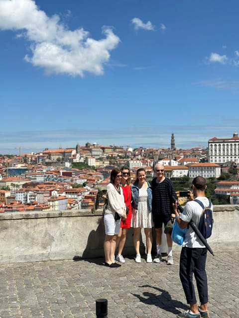 Porto: Local Market Tour & Cooking Class/Showcooking - Showcooking versus a hands-on cooking class