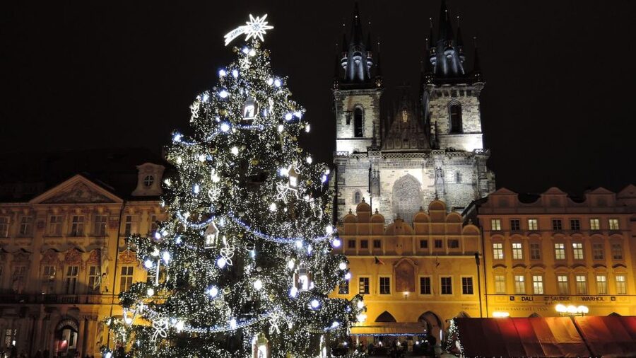 Prague: 2-3h Magical Christmas Markets Tour with Inclusions - A Christmas walk with more than pretty lights