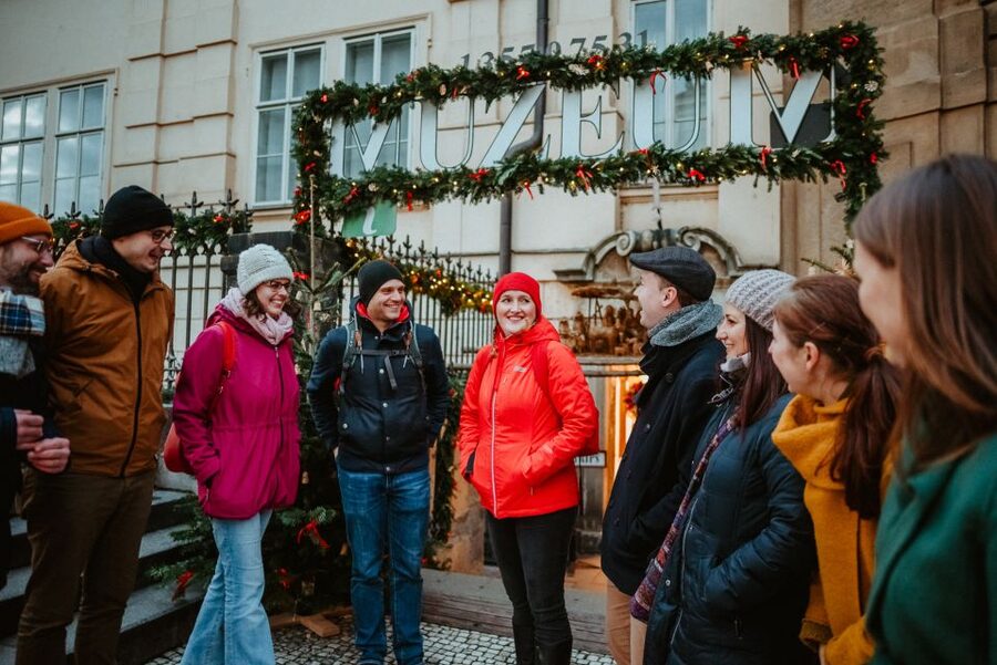 Prague: 2-3h Magical Christmas Markets Tour with Inclusions - Old Town Square: the grand opening scene