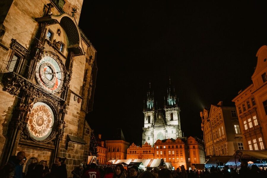 Prague: 2-3h Magical Christmas Markets Tour with Inclusions - The Czech Christmas traditions you will hear about