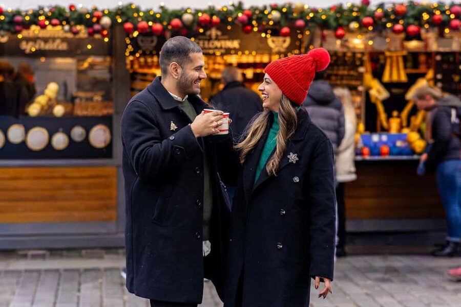 Prague: Christmas/Easter Markets Tour with Photoshoot - How 150 minutes feels on the ground