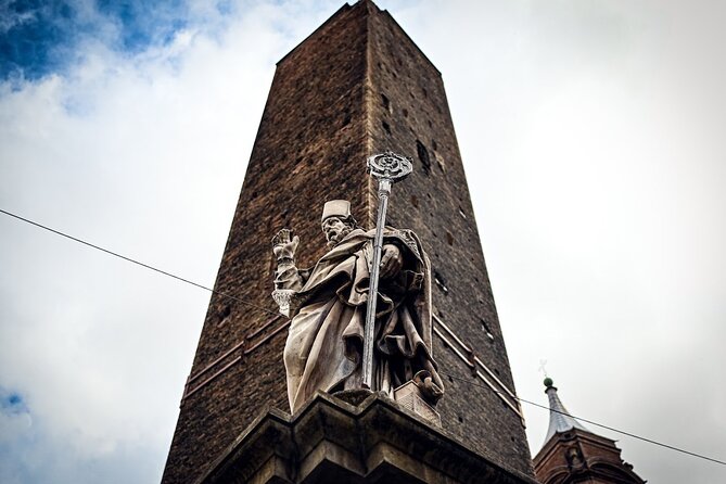 Private Bologna Food & Market Tour with 6 Tastings & Wine - What the private format changes