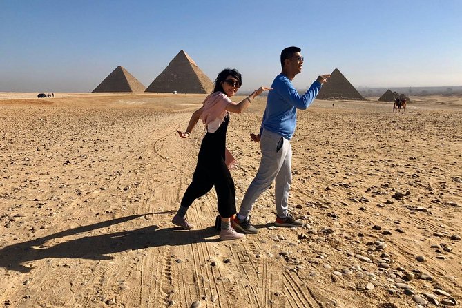 Private Cairo Best tour Pyramids ,Museum, Old Cairo and bazaar - Three hours among the Giza Pyramids