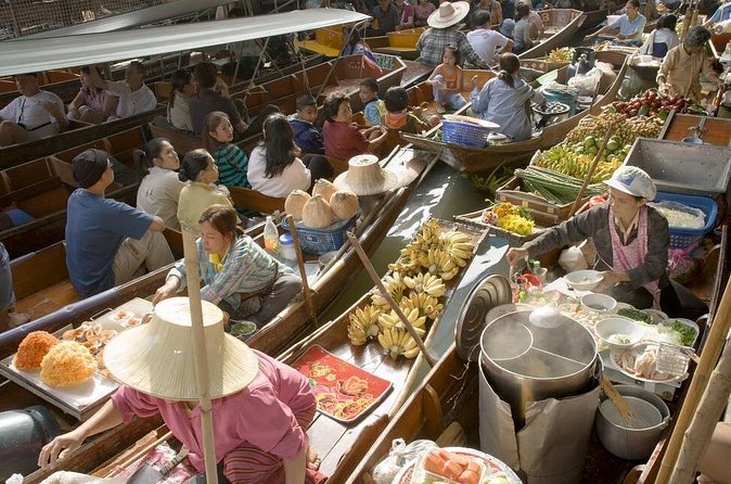 Private Damnoen Saduak Floating Market and Train Market Tour - Guides who can make the difference