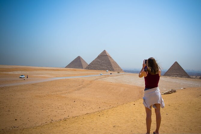 Private Day Tour of Giza Pyramids, Egyptian Museum, and Bazaar" - Reaching the Giza Plateau from your hotel