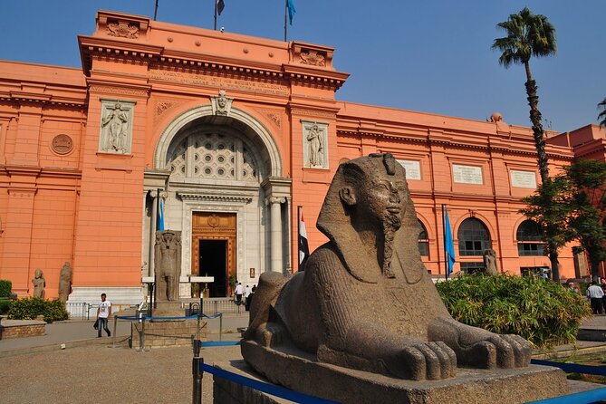 Private Day Tour Pyramids of Giza, Egyptian Museum and Bazaars - The guides make the difference