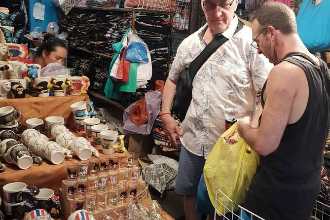 Private Exclusive Guided Chatuchak Weekend Market Shopping Tour - Bargaining, quality checks, and carrying cash