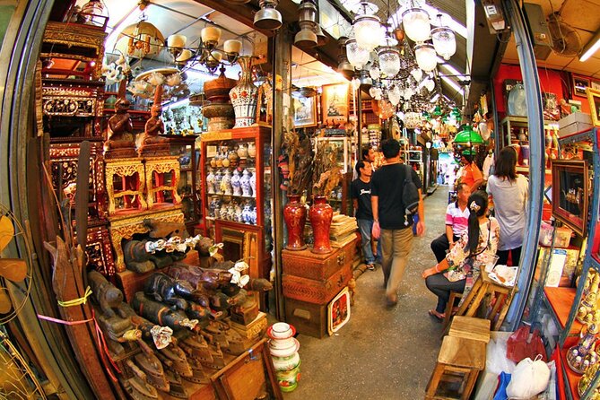 Private Exclusive Guided Chatuchak Weekend Market Shopping Tour - Three hours inside Chatuchak Weekend Market