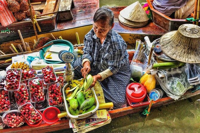 PRIVATE Floating Market + DRAGON Temple + DO like a Local - A local-style coffee stop in Nakhon Pathom