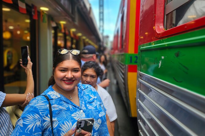 Private Floating Market, Train Market and After Rain Cafe Tour - What a private guide changes
