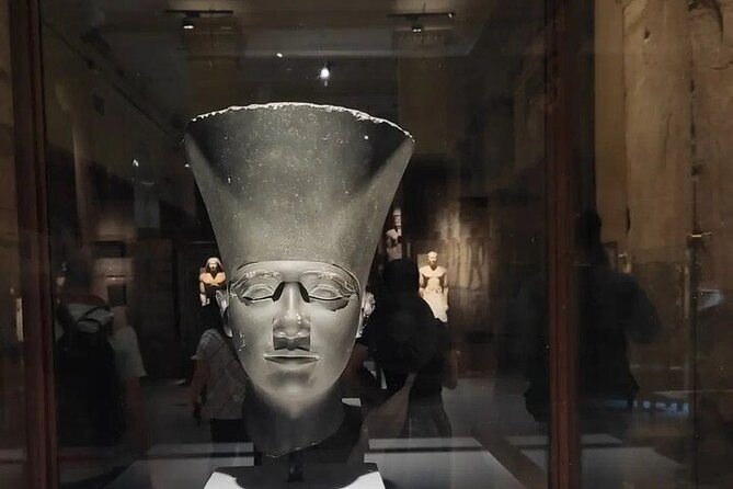 Private Full day Tour to Pyramids, Egyptian Museum and Bazaar - What the private format adds