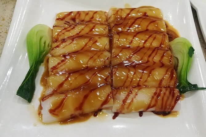Private Guangzhou Food Tour Michelin Restaurant&Local Food Market - Fresh seafood at Huangsha