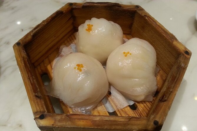 Private Guangzhou Food Tour Michelin Restaurant&Local Food Market - Lychee Bay and the old Xiguan neighborhood