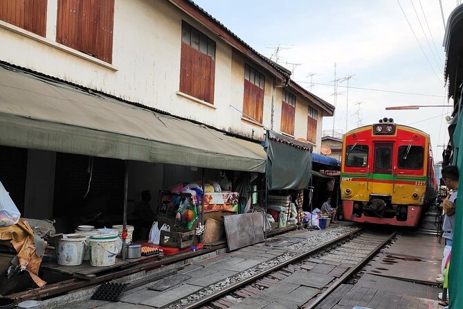 Private Maeklong Railway Market and Amphawa Day Tour from Bangkok - Three hours at Amphawa Floating Market