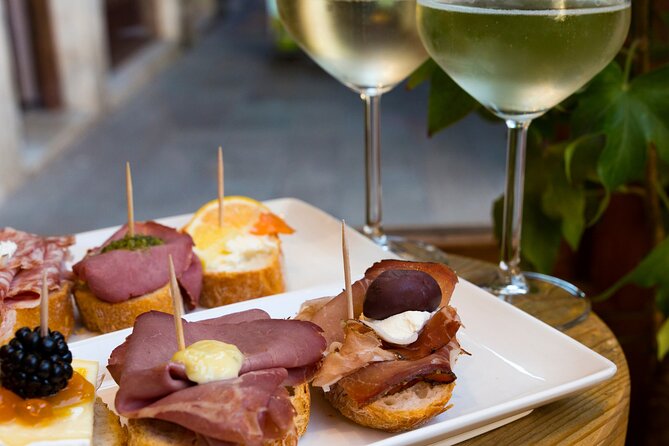 Private Secret Venice Tour; Rialto Market, San Polo & Food and Wine tasting - Carampane and the less polished side of Venice