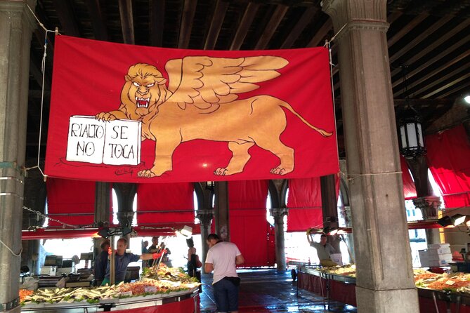 Private Secret Venice Tour; Rialto Market, San Polo & Food and Wine tasting - What the guides add to the walk