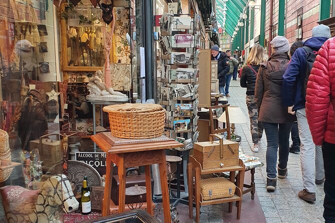 Private shopping tour at the Paris Antique Flea Market - What the guide actually adds