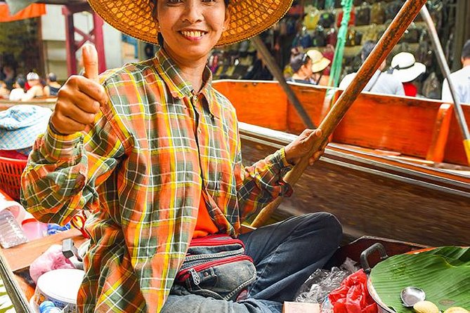 Private Tour: Floating Markets of Damnoen Saduak Cruise Day Trip from Bangkok - The value of a private guide