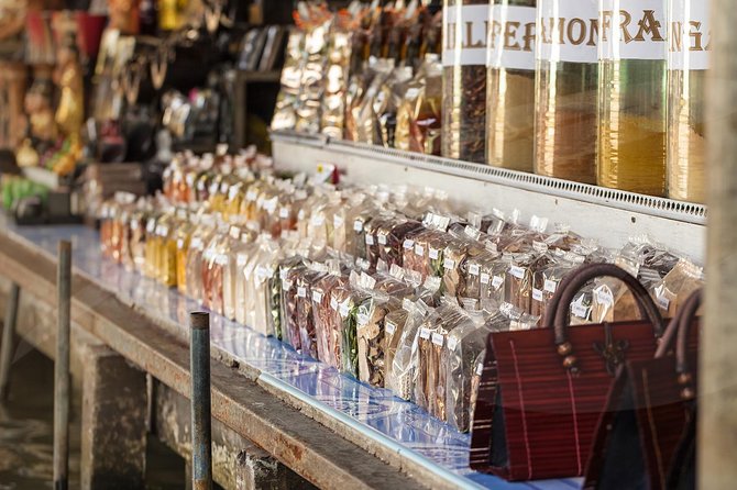 Private Tour: Floating Markets of Damnoen Saduak Cruise Day Trip from Bangkok - Who should book this tour?