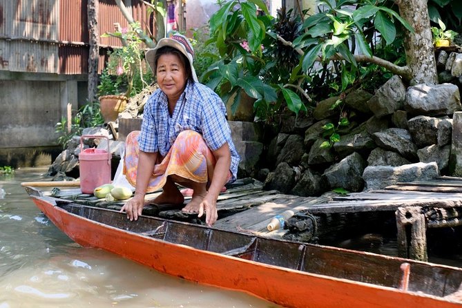 Private Tour from Bangkok: Railway and Floating Markets Tour - What the private guide adds