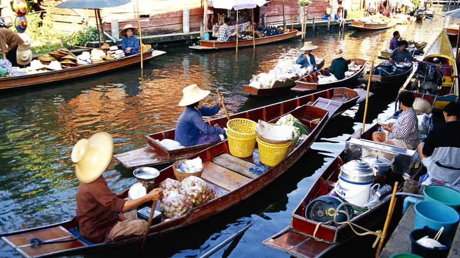 Private Tour from Bangkok: Railway & Floating Markets - What private transport changes on an eight-hour day