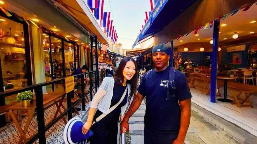 Private Tour from Bangkok: Railway & Floating Markets - Guides, communication, and the human side of the tour
