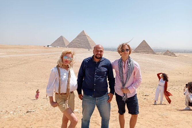 Private Tour Giza Pyramids ,Egyptian Museum and Local Market - Menkaure gives the plateau a different scale