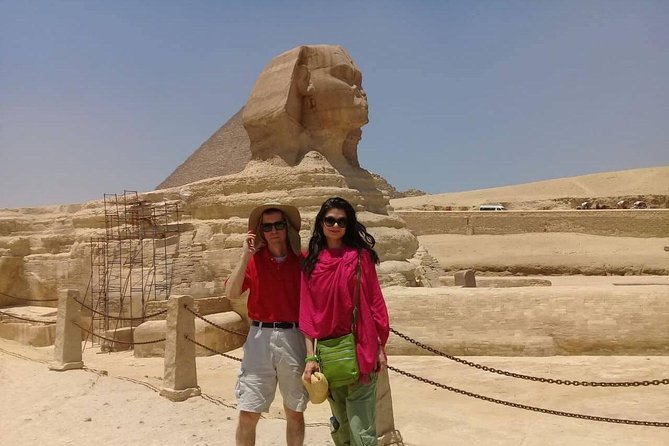 Private Tour Giza pyramids ,Sphinx. Lunch and local bazaars - Koshary lunch, local flavor with a practical warning