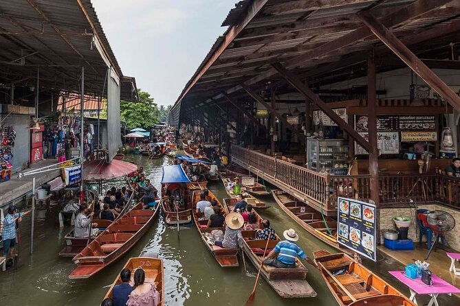 Private Tour Maeklong Railway and Damnoen Saduak Floating Market - What the private format really adds