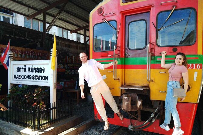 Private tour to Floating & Railway markets (multi-lang: EN ZH ES IT FR DE) - Should you book it?