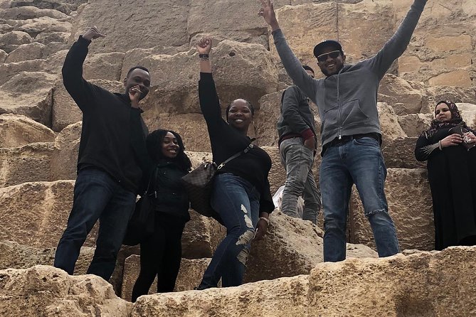 Private tour to Giza pyramids,sphinx,museum,market& lunch - Starting at Giza with the pyramids in full view