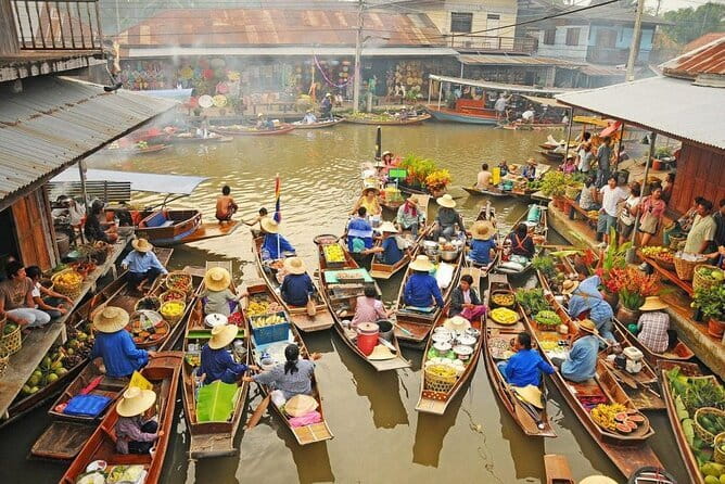 Private Tour to Maeklong Train Market and Floating Market - The road to Damnoen Saduak