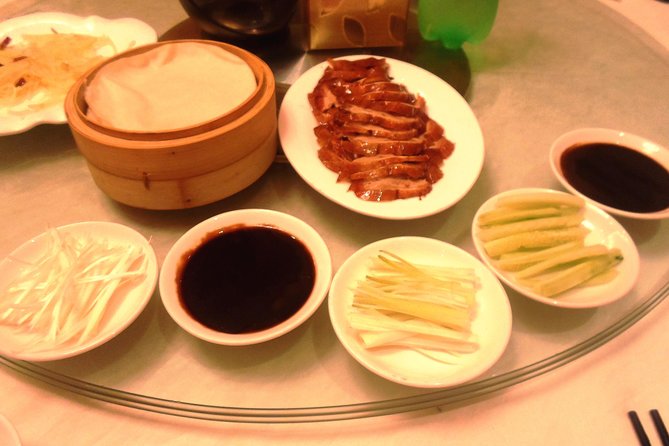 Private Tour to Pearl Market Acrobatic Show & Peking Duck Dinner - A Peking duck dinner at 大碗居