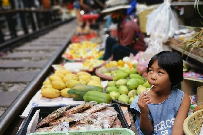 Private Tour to Railway Market and Damnoen Saduak Floating Market - What the six to seven hours really look like
