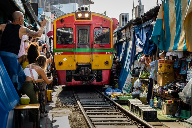 Private Tour to Railway Market and Damnoen Saduak Floating Market - Damnoen Saduak by private boat