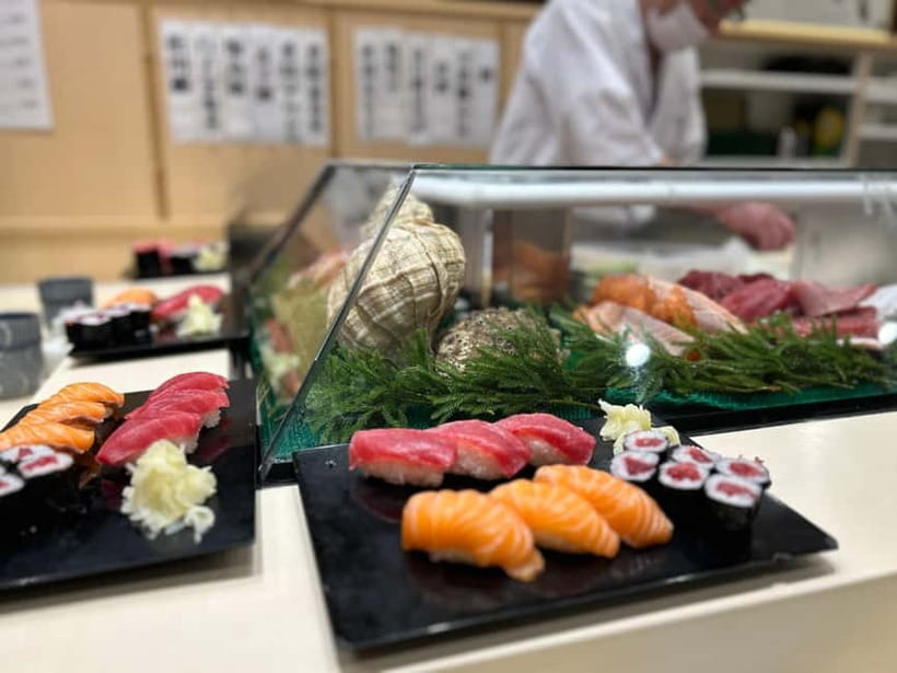 Private Toyosu & Tsukiji Market Adventure with Tuna Auction - First-floor lottery and second-floor backup