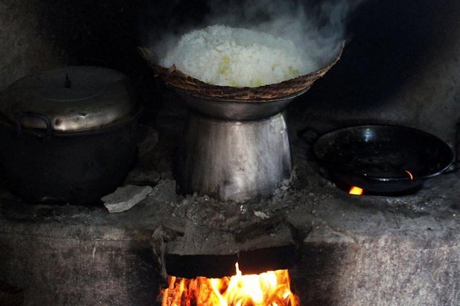 PRIVATE Ubud Market Tour & Balinese Cooking Class with Putu - Shopping for lunch at Pejeng Market