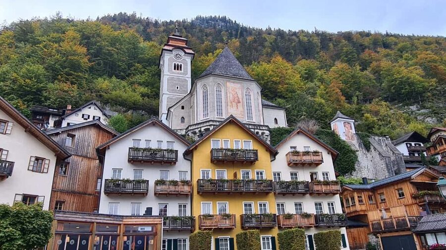 Private Walking Tour of Hallstatt Market Square and Churches - What a private guide adds to Hallstatt