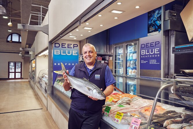 Queen Victoria Market Ultimate Foodie Tour - Water, heat and other practical details