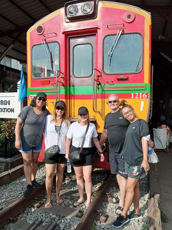 Railway to Waterway: Exploring Railway and Floating Market - Who will get the most from this day