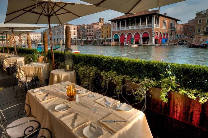Rialto Market Food and Wine Lunchtime Tour of Venice - Rialto Bridge and the city on foot