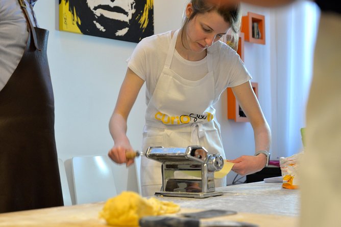 Rialto Market Tour with Hands on Cooking Class, Wine & Tiramisu - The walk from Rialto to Cannaregio
