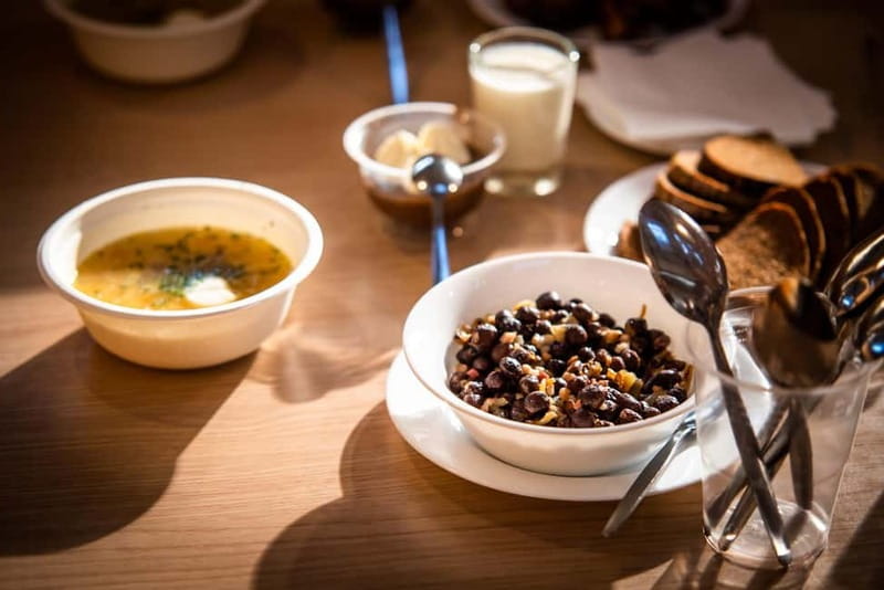 Riga: Central Market Traditional Food Tour in a Small Group - The 12-minute walk through Riga