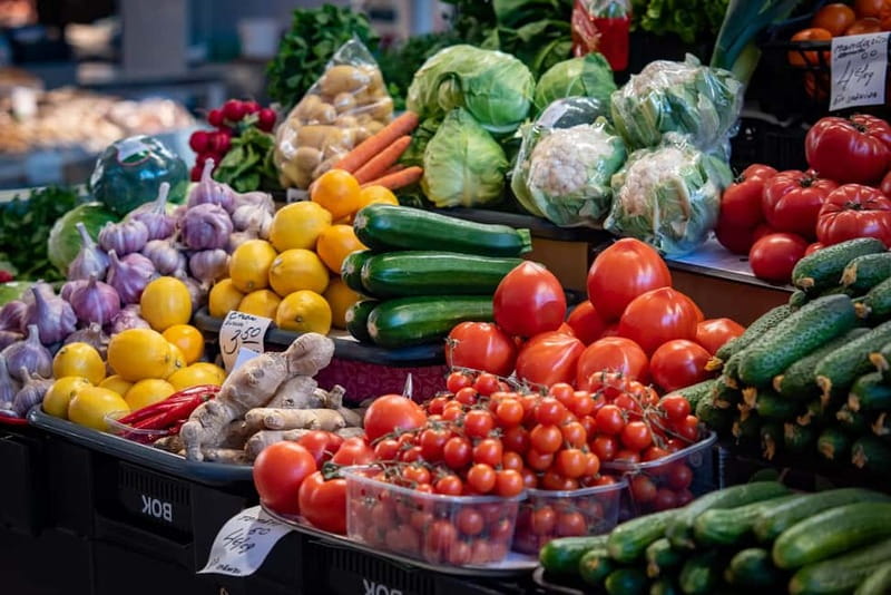 Riga: Central Market Traditional Food Tour in a Small Group - Who should book this experience?