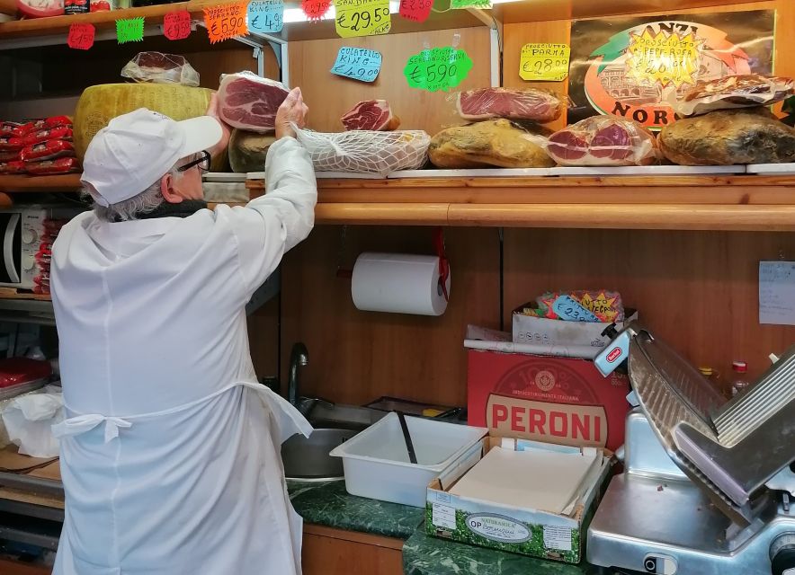 Rome: Guided Testaccio Market Food Tour with Tastings - The Pyramid of Cestius from outside