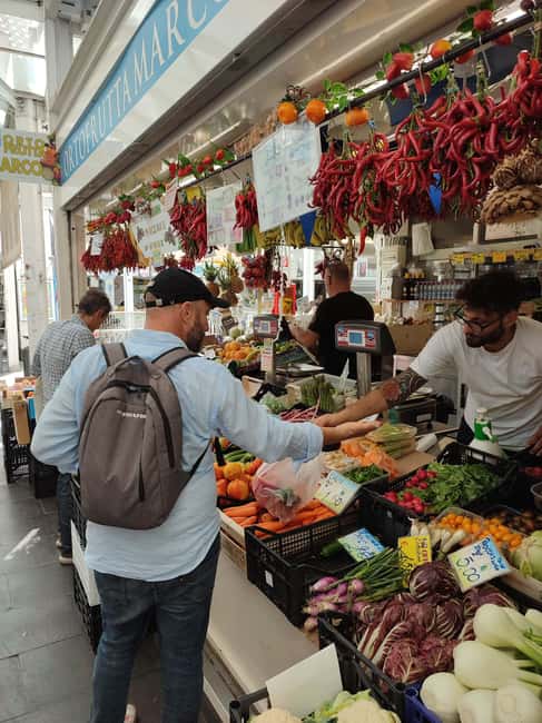 Rome: Testaccio Market Food Tour with Street Food & Wine - Why Testaccio makes such a good food base