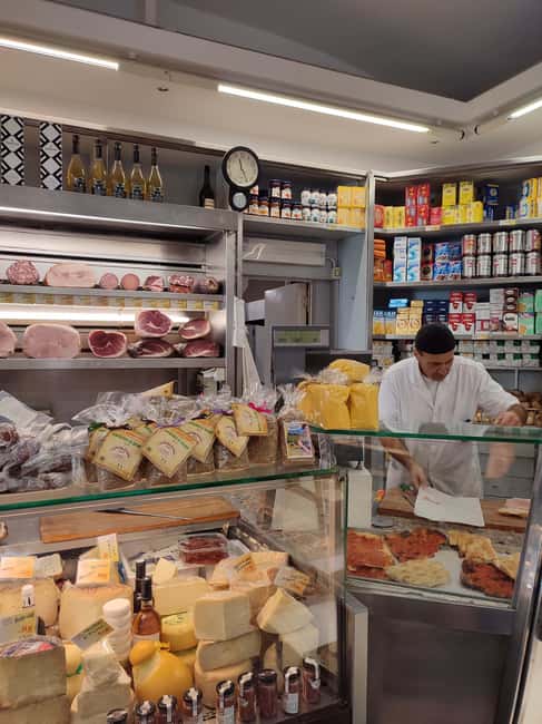 Rome: Testaccio Market Food Tour with Street Food & Wine - Five stops, from street food to Roman pasta