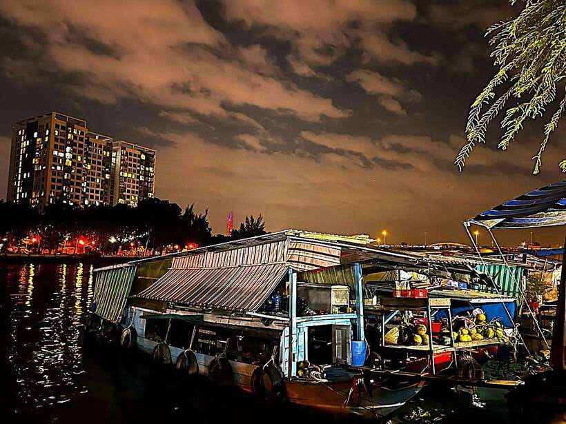 Saigon: Floating Market and Food Tasting Tour by Scooter - District 10 ends with flowers, fruit, and ice cream