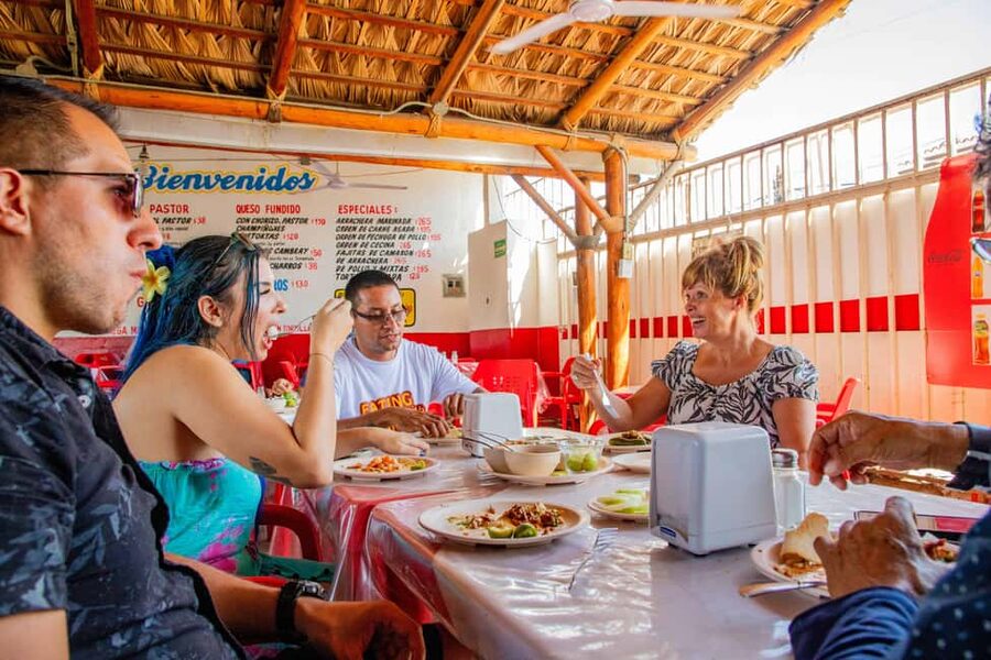 San Jose del Cabo: Guided Food Tour & Visit to Local Market - Meeting the guide at Plaza Central