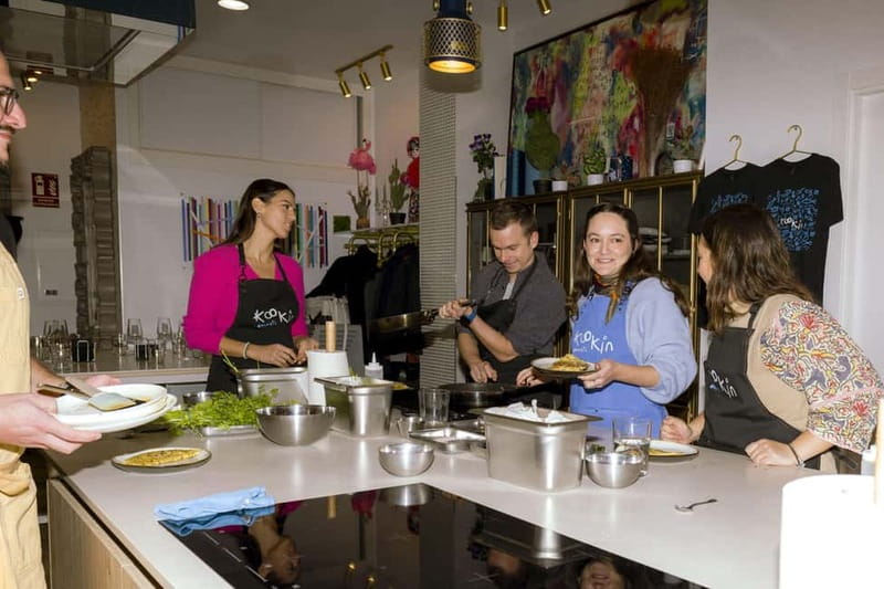 San Sebastián: Market Tour and Basque Cooking Class English - What to wear and how to prepare